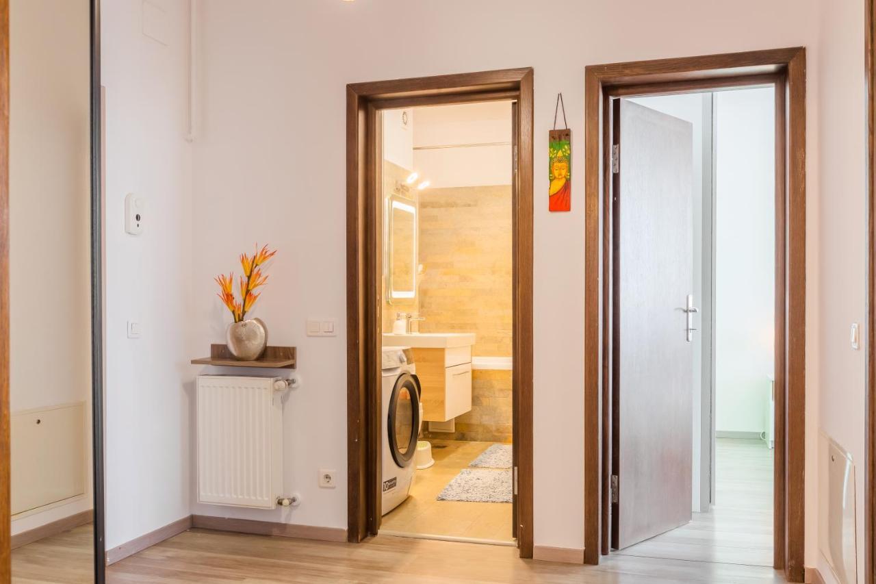 Lovely Apartment With City View Bucareste Exterior foto